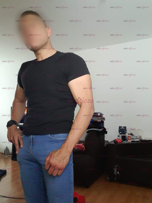FOTOS DE CÉSAR, CABALLERO ATLÉTICO EXCLUSIVAMENTE PARA DAMAS Y PAREJAS