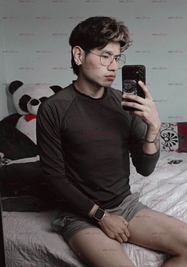 FOTOS DE DISPONIBLE CHICO VERSATIL SERIO Y COMPLACIENTE