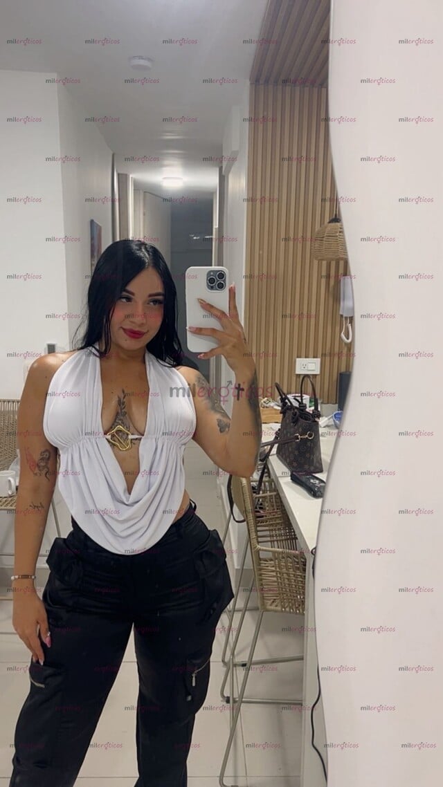 FOTOS DE KATALEYA VAGINA CON CHUPAPA MOJADITA Y ARDITE EN LA CAMA MUJER DOMINANTE