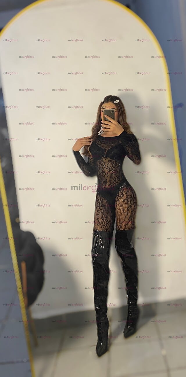 FOTOS DE VALERIA TU DESEO HECHO REALIDAD NIÑA TRANS CON UN GRAN CARAMELO