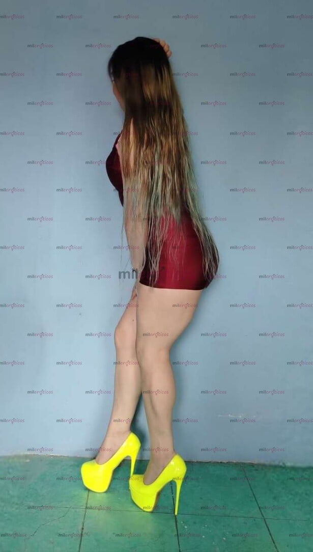 FOTOS DE MOJATE ENTRE MIS PIERNAS Y SIENTE LO ESTRECHA Q ESTOY