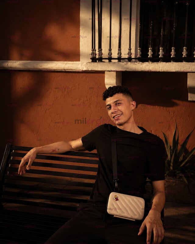 FOTOS DE MASSIMO, COLOMBIANO OPENMIND DISPUESTO A COMPLACERTE