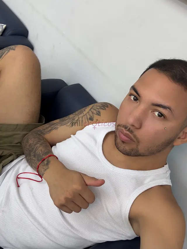 Ola seja bem vindo me chamo junior sou moreno versatil tenho 23 anos 21 cm gostoso 175 alt 69 kg corpo atletico sou educado simpatico saudavel atencio...