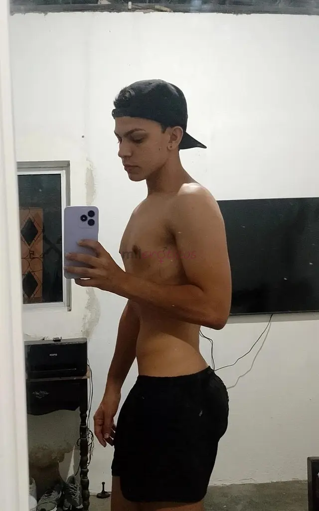 Vst passivo pronto para lhe satisfazer a qualquer hora atendimento por whatsapp sigilo garantido caso seja de seu interesse com local ou em motel luga...