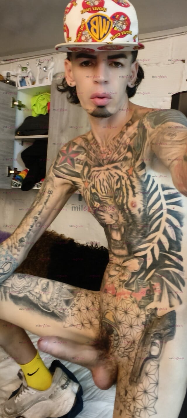FOTOS DE FLACO VERGON ACTIVO BLANCO TATUADO ARRECHO