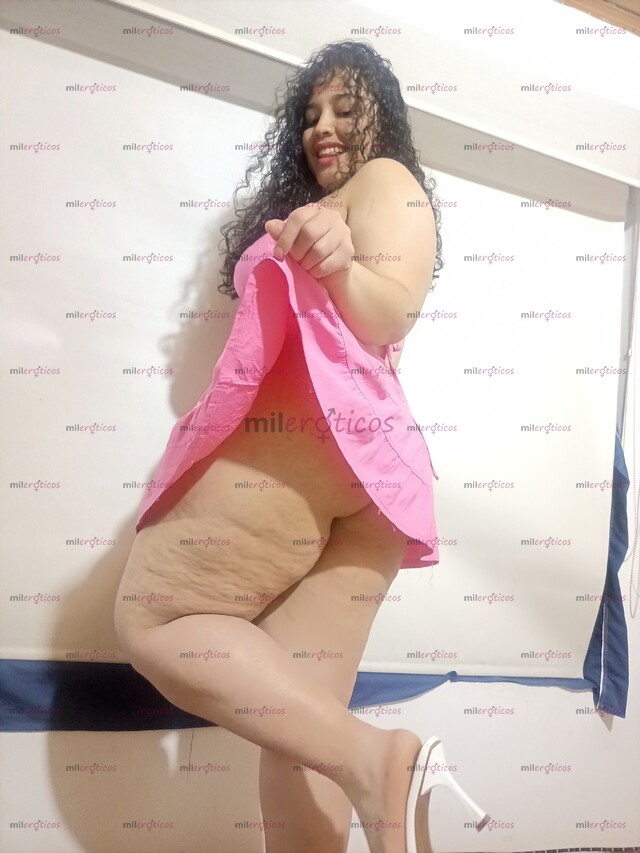 FOTOS DE NUEVA EMMI DELICIOSA VOLUPTUOSA TROZA DULCE COMO LA PIÑA MADURA CUCA APRETADA