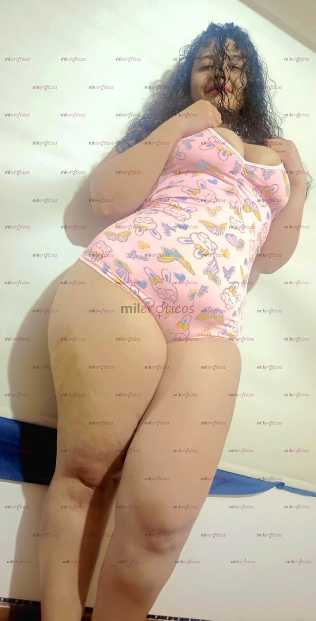FOTOS DE NUEVA EMMI DELICIOSA VOLUPTUOSA TROZA DULCE COMO LA PIÑA MADURA CUCA APRETADA