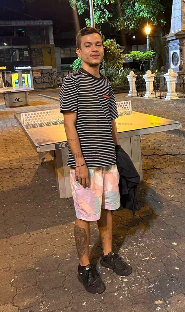 FOTOS DE ALEJNDR MACHO BIXESUAL TE PICHO O TE HAGO EL AMOR ME PONES CHILLAR ?PERVERTIDO