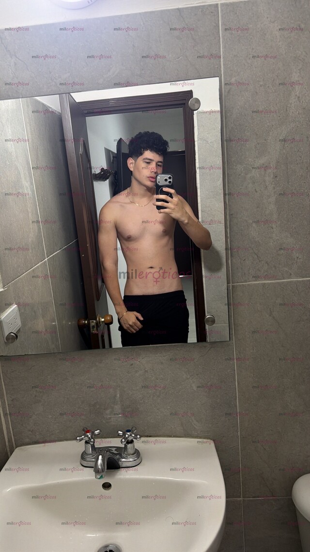FOTOS DE UNIVERSITARIO VERGON LECHERO 23CM ACTIVO SIN ROLLOS CONTENIDO VIDEO LLAMADA