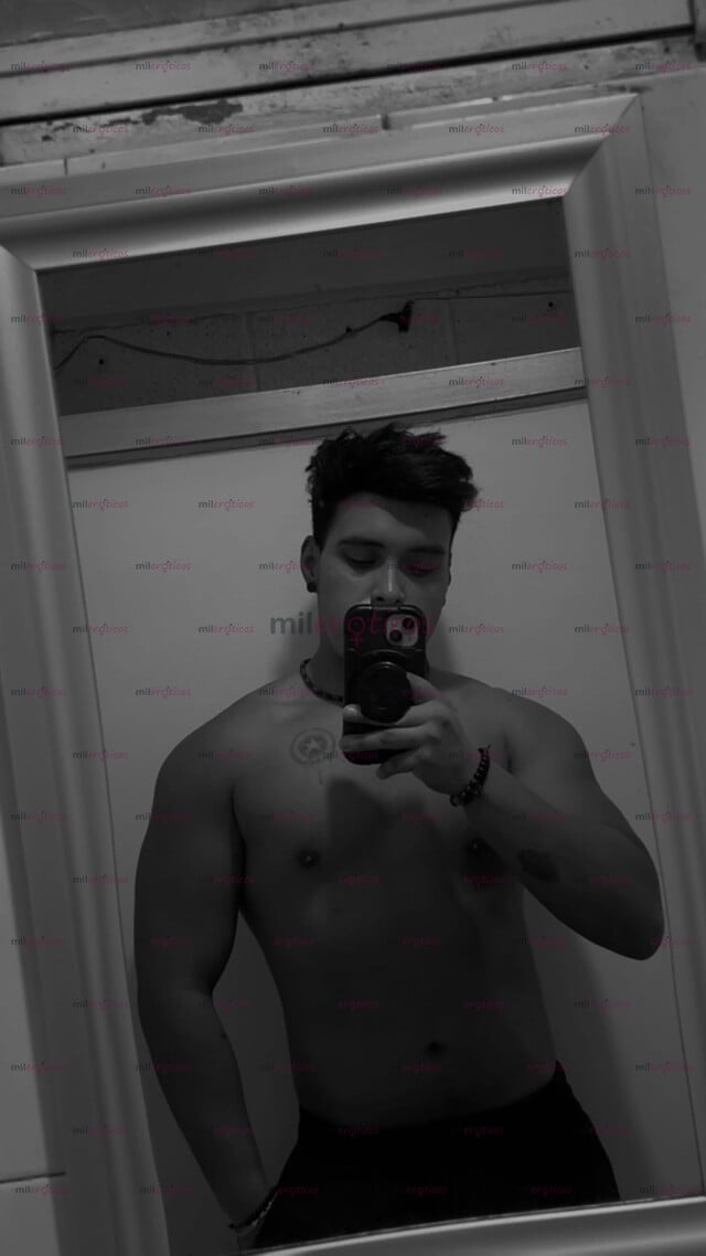 FOTOS DE CHACALITO DE GYM MORBOSO ATLÉTICO LISTO PARA COMPLACERTE