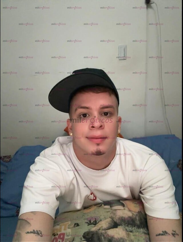 FOTOS DE HOLA, UN GUSTÓ CHRISTOPHER, JOVENCITO Y CALIENTE, VAMOS A DIVERTIRNOS!!