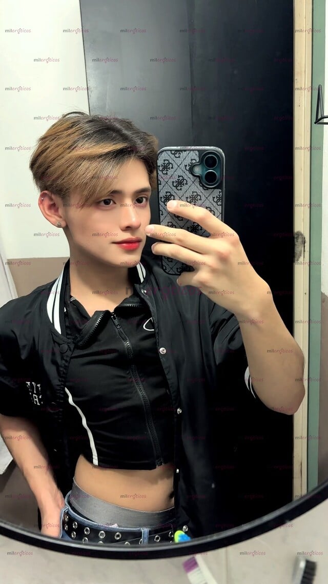 FOTOS DE CHAVO TWIN, ALGO AFEMINADO, DISCRETO Y COMPLACIENTE