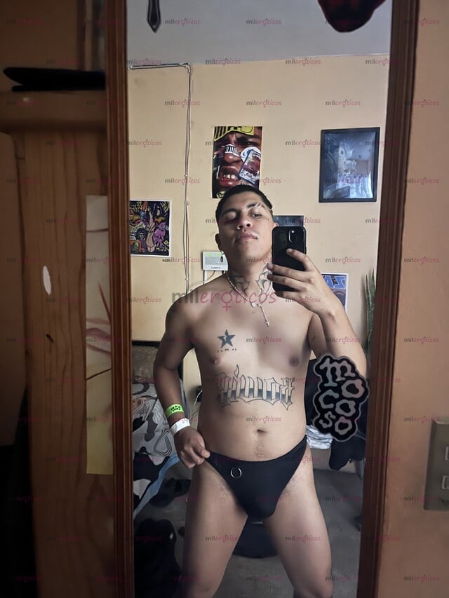 FOTOS DE CHACALITO ACTIVO TATUADO, DOMINANTE Y PREÑADOR, COMPLACIENTE Y GUARRO
