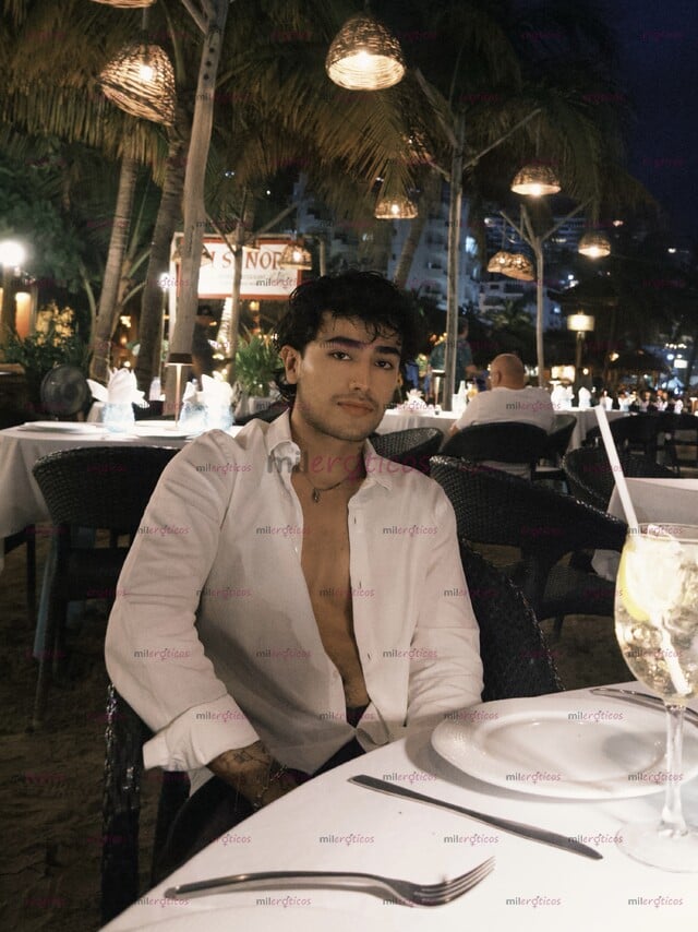 FOTOS DE POCOS DÍAS, BABY COLOMBIANO DISPUESTO A COMPLACERTE, MORBOSO VIP.