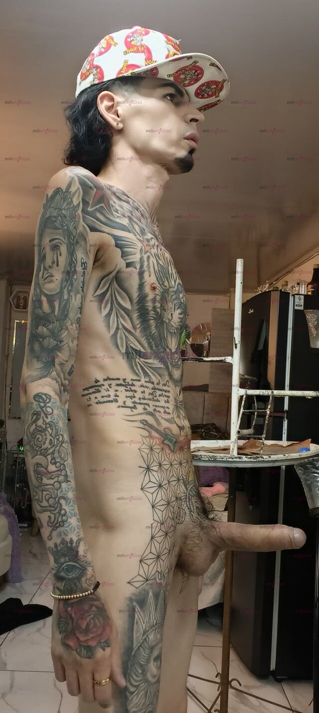 FOTOS DE FLACO VERGON ACTIVO BLANCO TATUADO ARRECHO