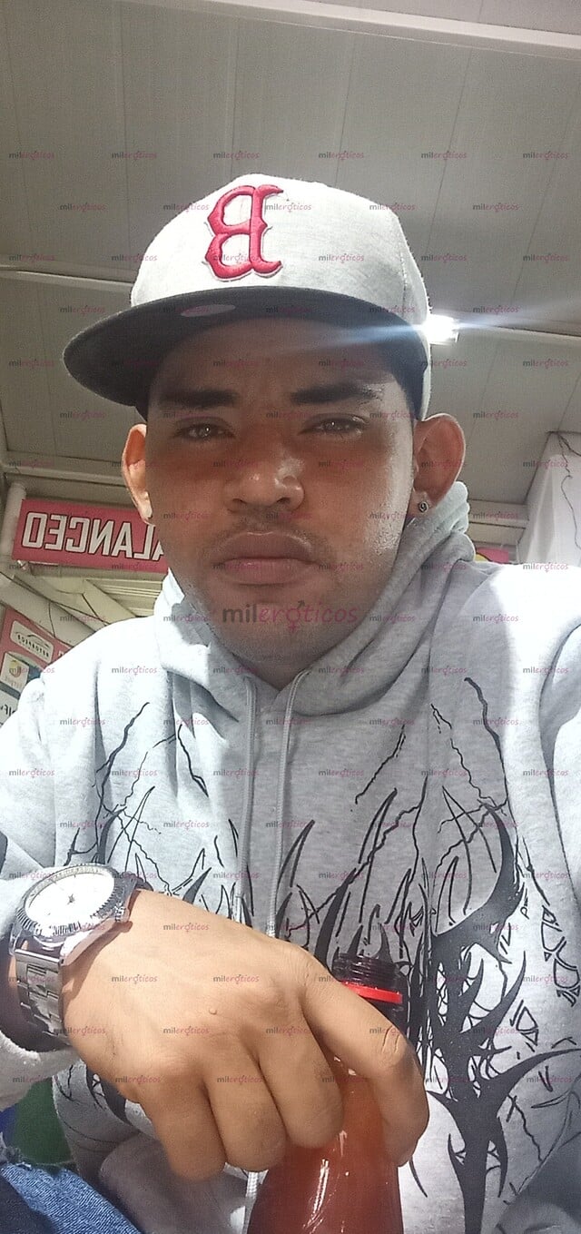 FOTOS DE ME LLAMO ROBERT SOY UN FLACO ALTO DISPONIBLE