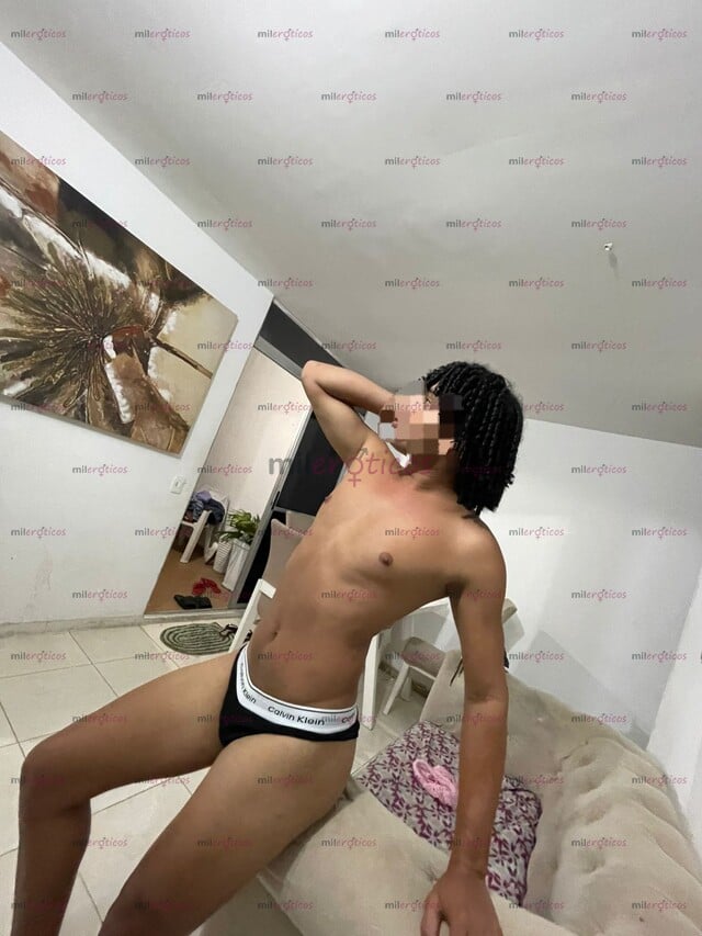 FOTOS DE ANDRÉS 22 AÑOS UN CHICO CALIENTE AMABLE Y CARIÑOSO MUY COMPLACIENTE Y ARDIENTE