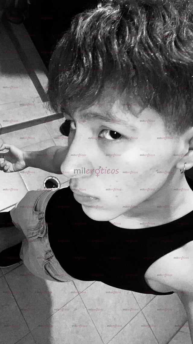 FOTOS DE TWINK DE 18 AÑOS CON GANAS DE COMPLACERTE Y PASARLA RICO