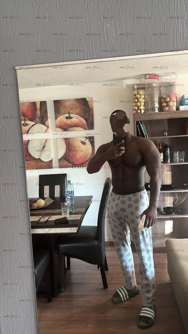 FOTOS DE NEGRO AFRICANO , VERGON LECHERO ATENCIÓN PARA GAY