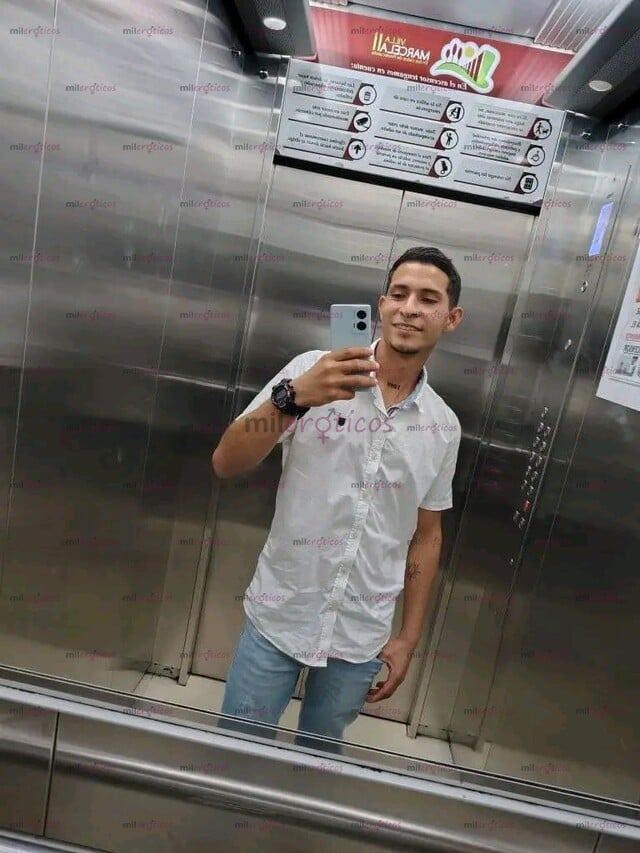FOTOS DE HOLA. HOMBRE DESCOMPLICADO DISPUESTO A CUMPLIR TUS FANTASIAS