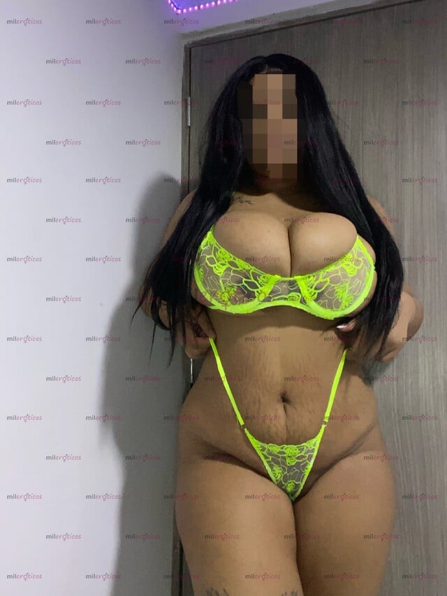 FOTOS DE MORENA GRANDOTA ,CON SENOS NATURALES Y REPLETOS DE LECHITA