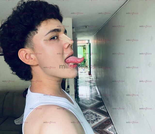 FOTOS DE MONITO Y BLANQUITO POLLITO PASIVO DE 18 AÑOS DISPUESTO PARA TI