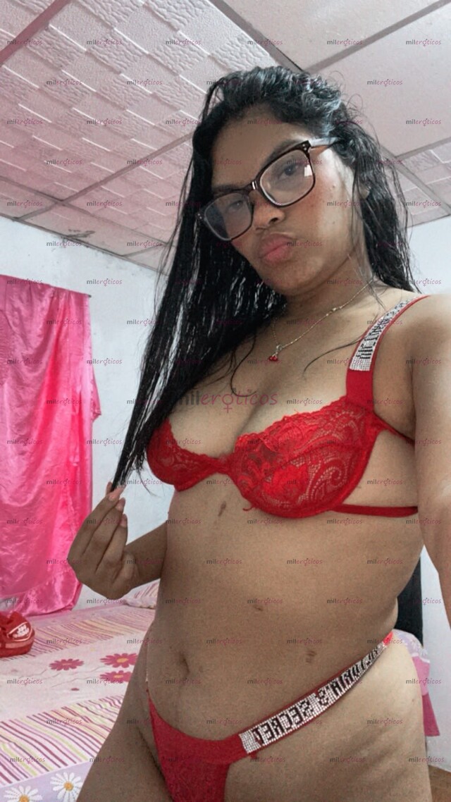 FOTOS DE MORENA CALIENTE Y ARDIENTE ...CON DESEO DE VERGA Y LECHE A MONTON