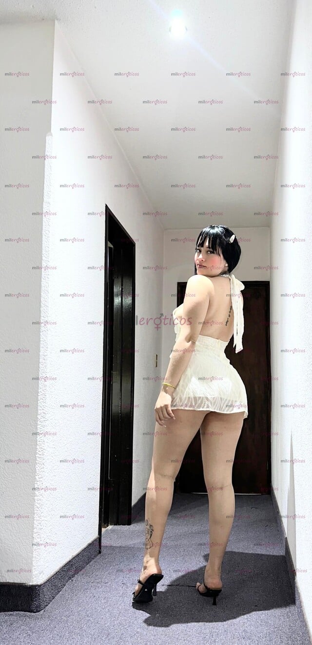 FOTOS DE BÉSAME, ÚSAME, TÓMAME, HAZME TUYA SOY ANDREA JOVEN HERMOSA