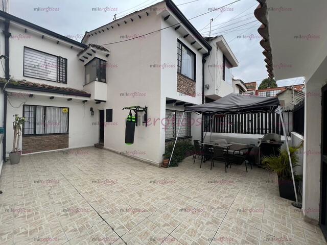 FOTOS DE ARRIENDO HABITACIONES POR DÍA PARA CHICAS INDEPENDIENTES EXCELENTE SECTOR