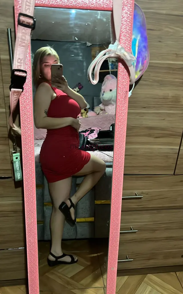 90 mil 2 horas60 hora 40 media horasolo oral 30 todo servicio es con uber ida y vuelta o con que me vengas a buscar oral vaginal besos a domicilio o m...