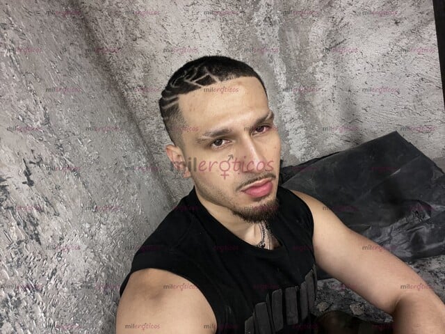 FOTOS DE CHACAL VERGON MASCULINO , 22 CM DE VERGA LLENA DE LECHE Y CON BUENA ERECCION