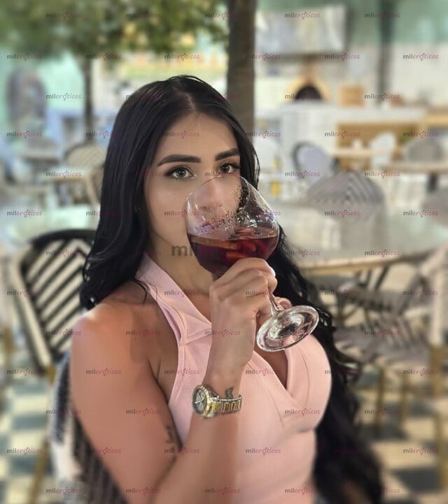 FOTOS DE HERMOSA PELI NEGRA Y VOLUPTUOSA VIP PARA HOMBRES DE BUEN GUSTO