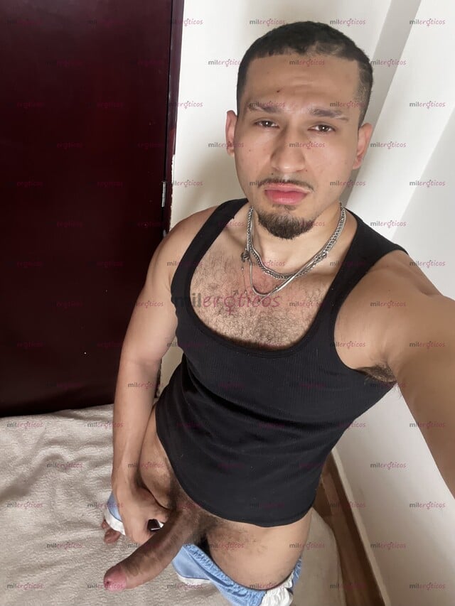 FOTOS DE CHACAL VERGON MASCULINO , 22 CM DE VERGA LLENA DE LECHE Y CON BUENA ERECCION