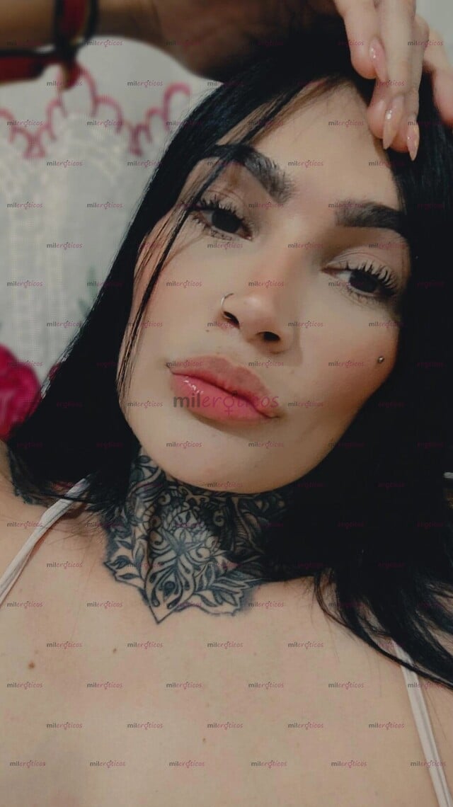 FOTOS DE ALEJA EXÓTICA ALTA Y TATUADA MUY ARDIENTE