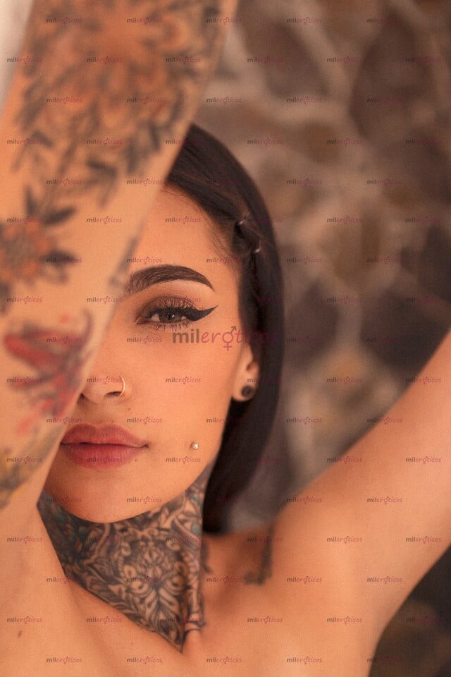 FOTOS DE ALEJA EXÓTICA ALTA Y TATUADA MUY ARDIENTE