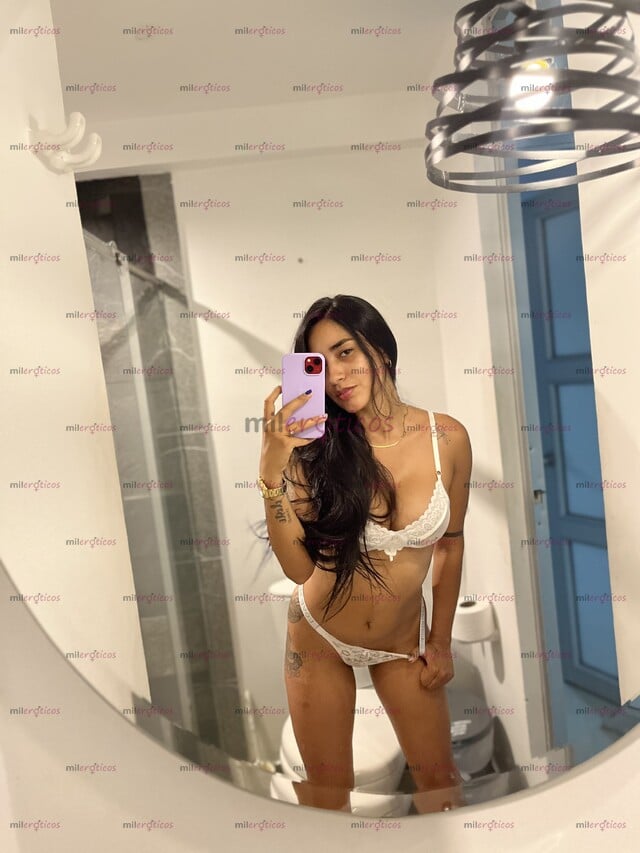 FOTOS DE JOVEN MORENA DE 23 AÑOS COMPLACIENTE Y APASIONADA