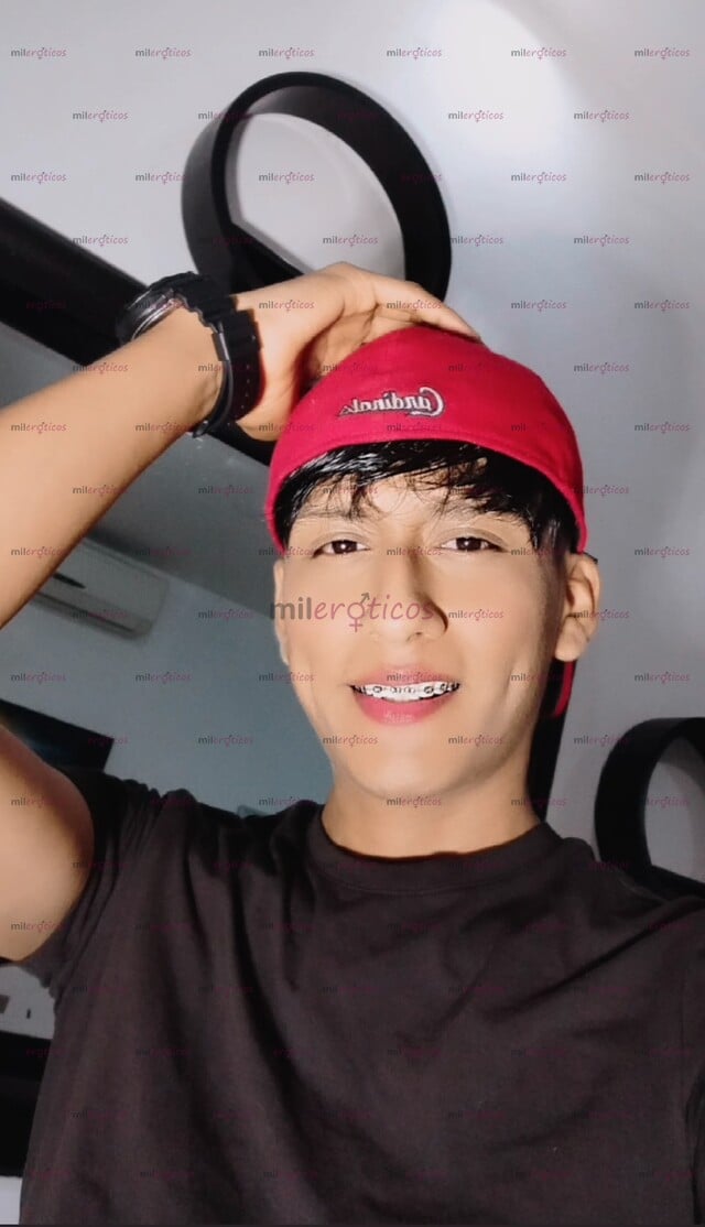 FOTOS DE JOVEN DE 21 DELGADO APUESTO, DISPUESTO A CUMPLIR TUS FANTASIAS SEXUALES