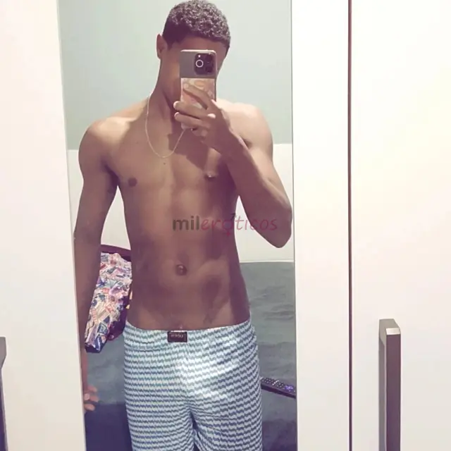 Estou aqui disponivel para te fuder gostoso e te fazer uma puta safada e te faco goza gostoso com o meu pau dentro de vc realizo os seus desejos e fet...