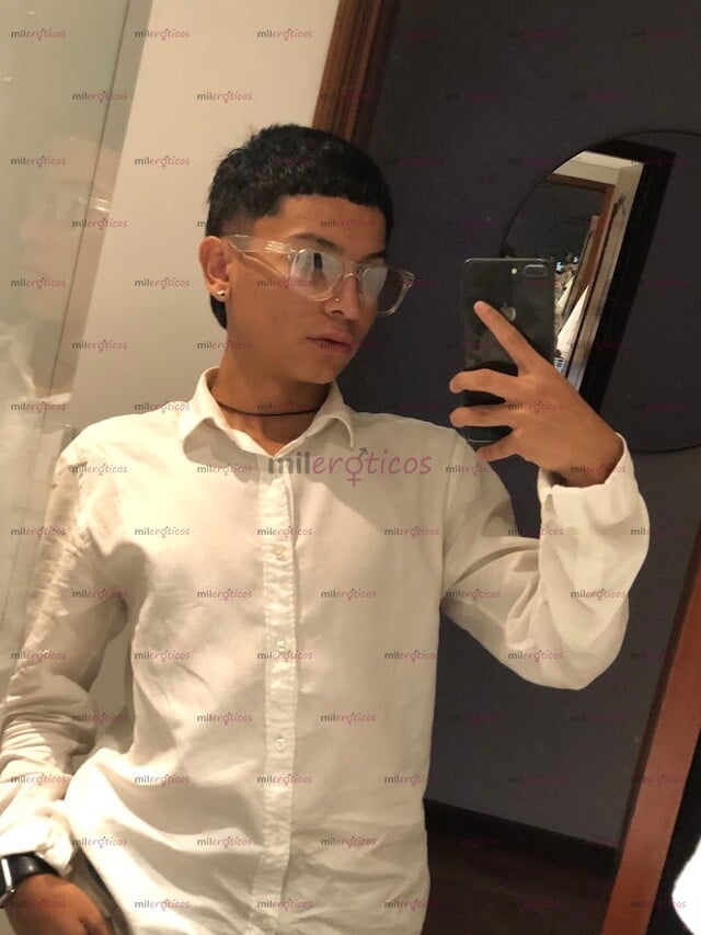 FOTOS DE ESTUDIANTE Y COMPLACIENTE DISPUESTO A CUMPLIR TUS FANTASÍAS