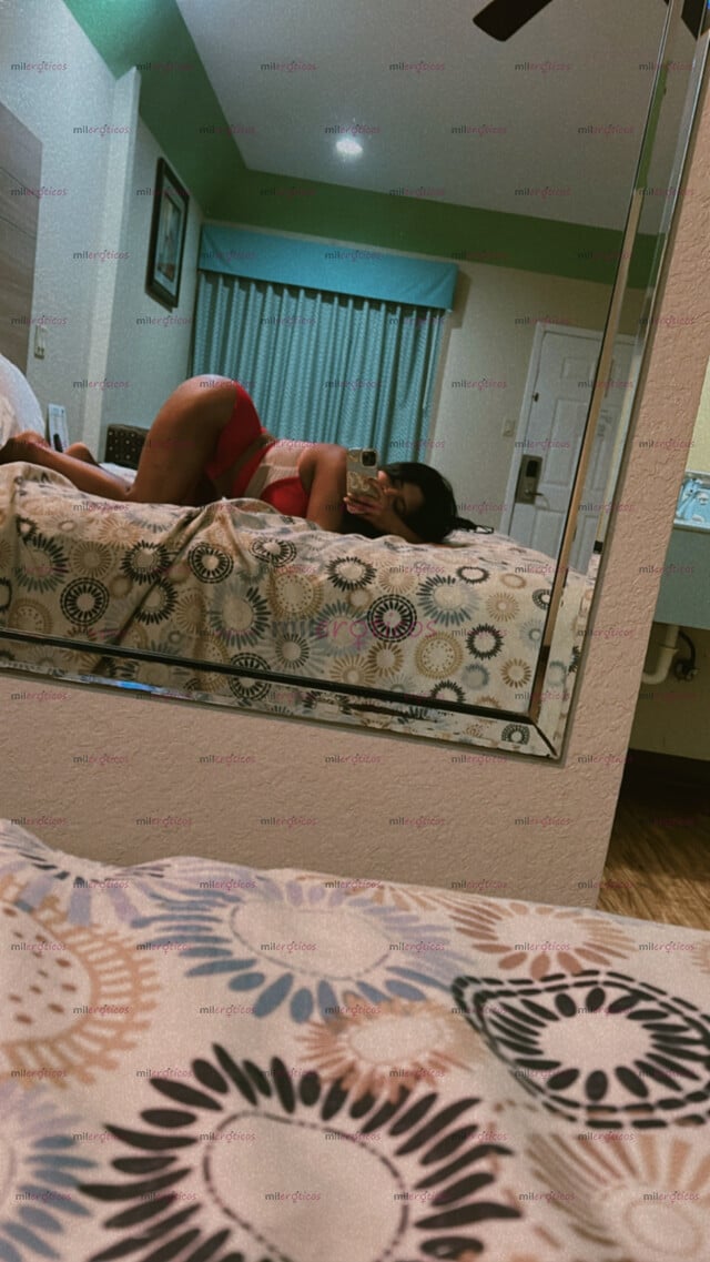 FOTOS DE HOLA MIS AMORES SOY HERMOSA MORENA MI NOMBRE ES CRISTAL