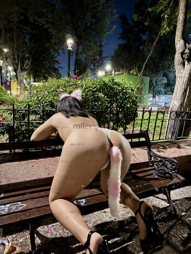 FOTOS DE UNA GATITA MUY CALIENTE! ORAL, VAGINAL Y ANAL NATURAL!