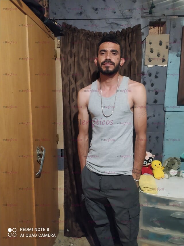 FOTOS DE JOVEN ATRACTIVO DE MII BUEN SERVICIO AMABLE ISENSILLO DISPONIBLE PARA USTDESLOKE
