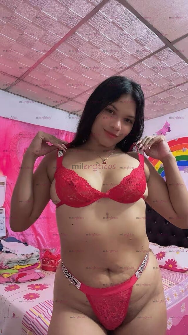 FOTOS DE MORENA CALIENTE. CON GANAS DE VERGAS DE TODOS LOS COLORES