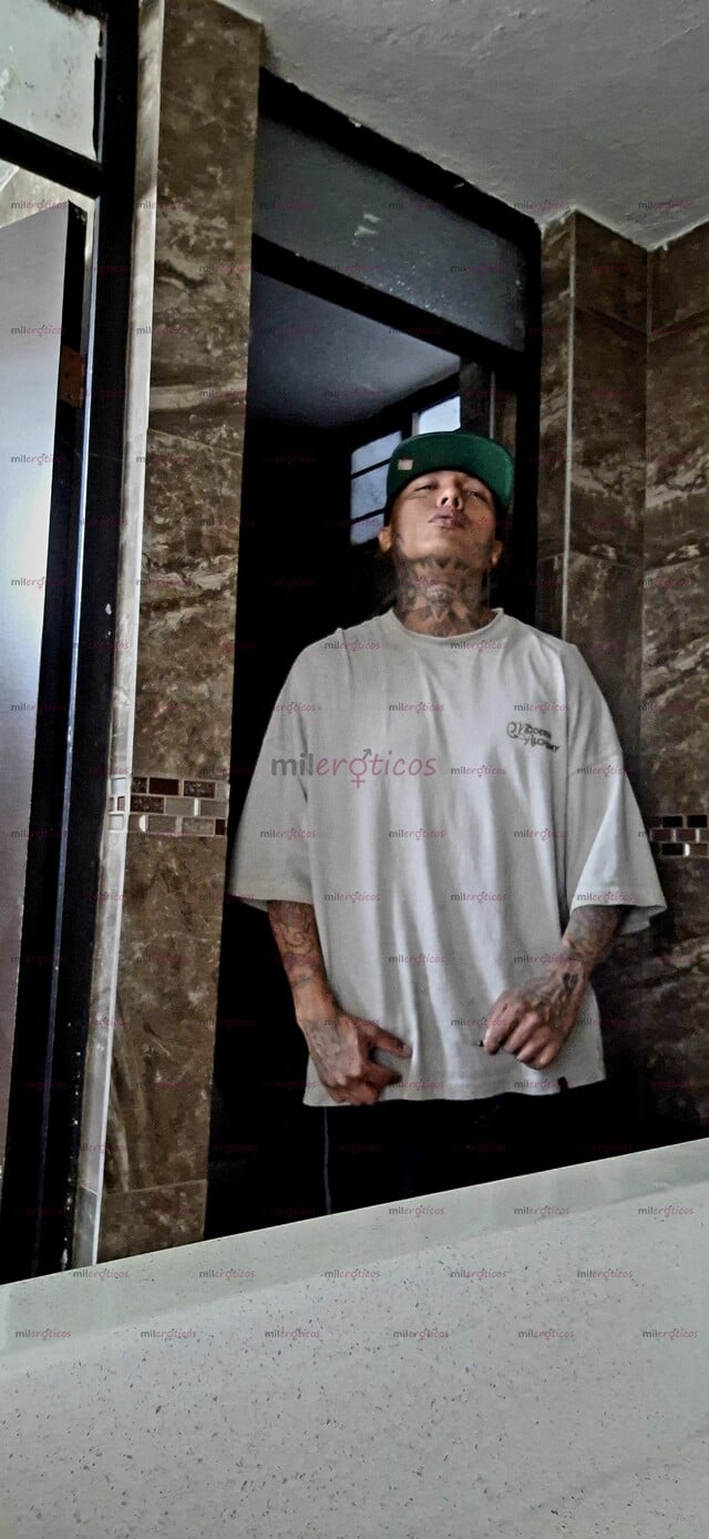 FOTOS DE JOVEN 19CM VARONIL DISPONIBLE .. MORENO TATUADO RICO PARA COMPLACERTE COMPAS.