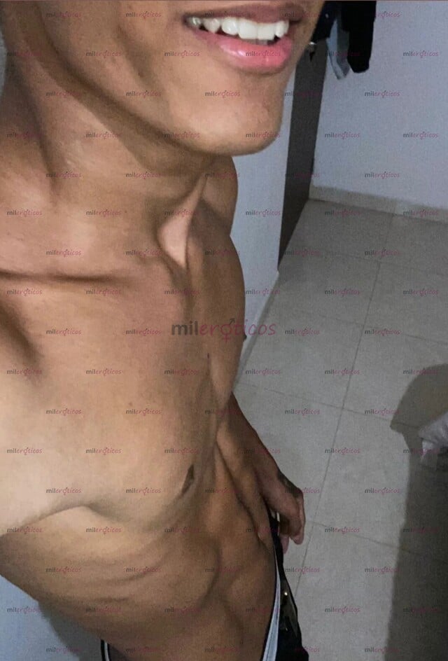 FOTOS DE SOLO SOY ACTIVO HABLENME PA QUE LA PASEN SUPER RICO CON ESTE FLACO