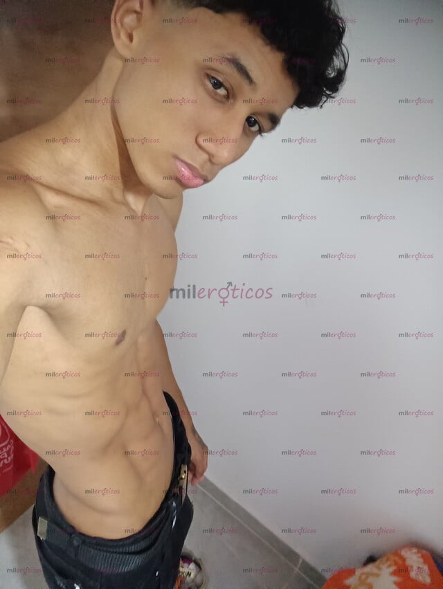 FOTOS DE SOLO SOY ACTIVO HABLENME PA QUE LA PASEN SUPER RICO CON ESTE FLACO