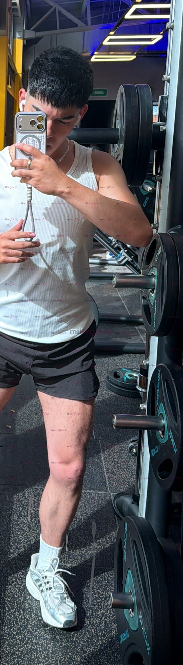 FOTOS DE JOVEN DE 20 AÑOS MUY SEXY Y COMPLACIENTE, ESCRÍBEME!