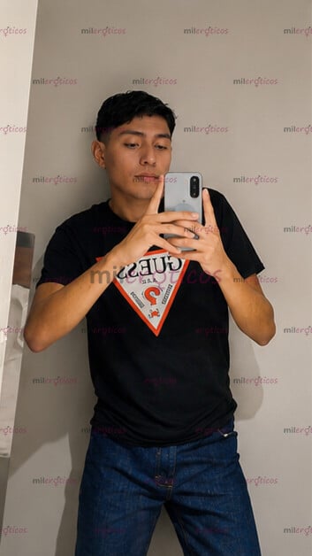 FOTOS DE VATO BISEXUAL Y VERGON TRATO DE NOVIOS RESPETUOSO PERO CALIENTE