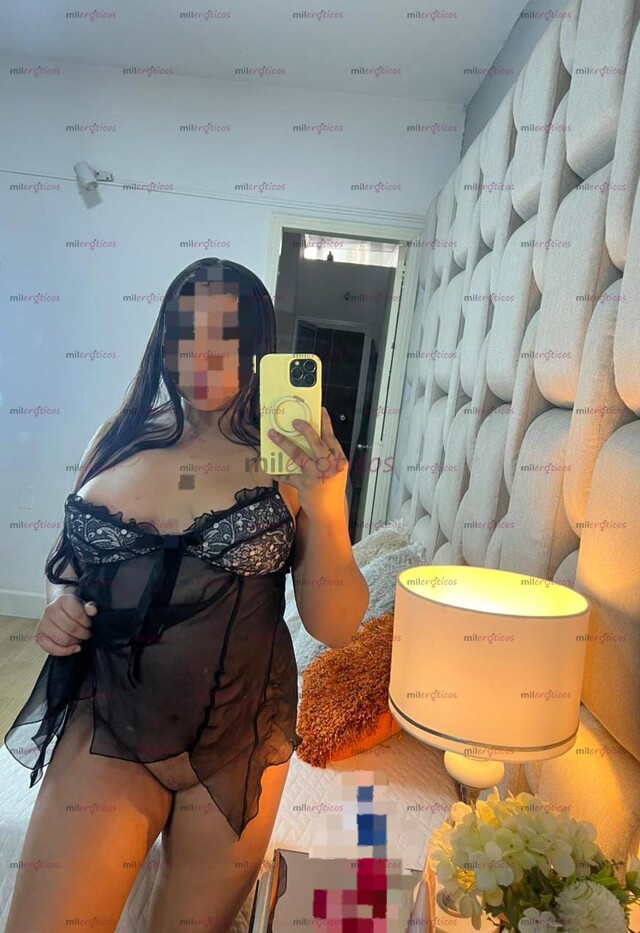 FOTOS DE MORENA CURVI, CULO GRANDE Y VAGINA ESTRECHITA