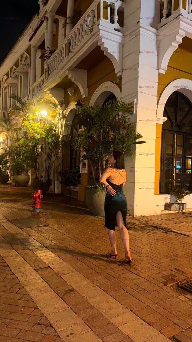 FOTOS DE DAMA MUY SENSUAL MADURA MUY COMPLACIENTE Y ENCANTADORA LLENA DE PLACER